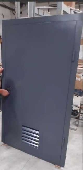 Технічні металеві двері