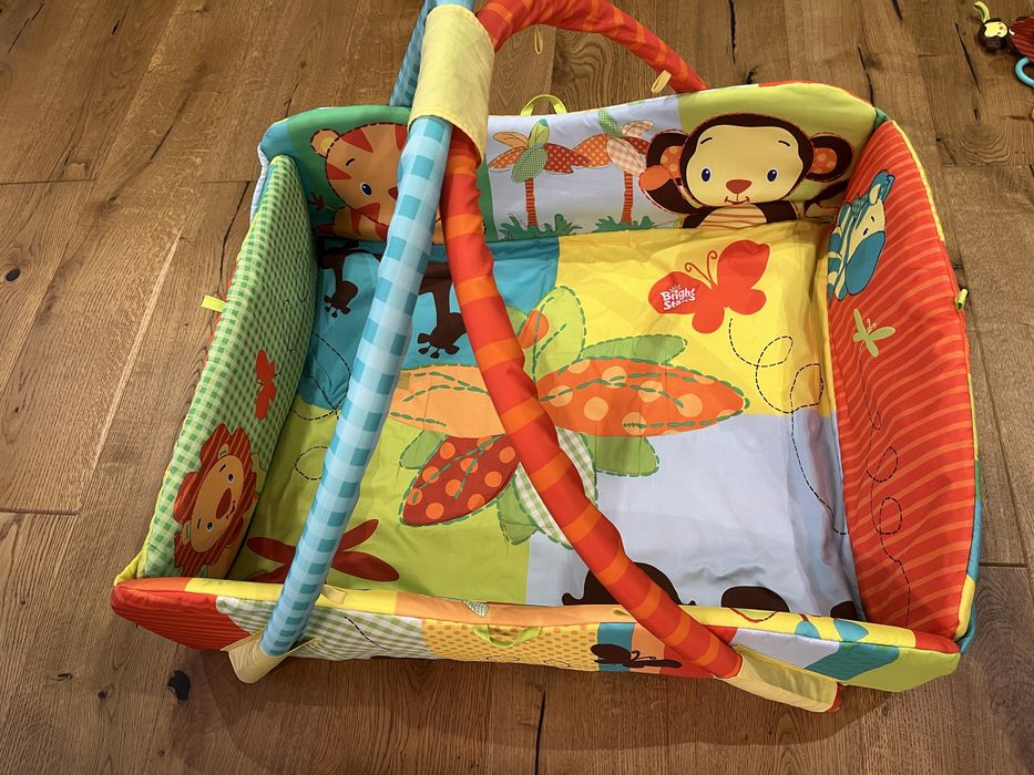 Bright Starts Mata edukacyjna z kojcem Swingin' Safari