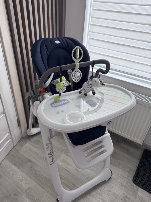 Продам стільчик Chicco polly magic relax