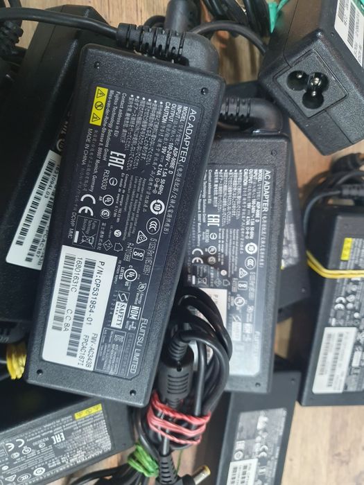 Зарядка зарядное блок питания живлення Asus Fujitsu 90w оригінал