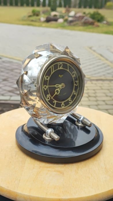 ZEGAR  mechaniczny  "MAJAK" ZSRR 1975. Sprawny.