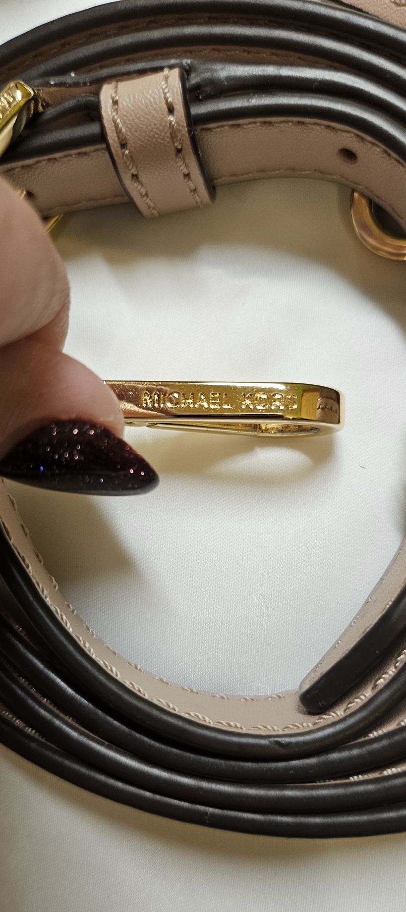 Sprzedam Piękny Nowy plecaczek Mini rhea firmy Michael Kors 

Plecacze
