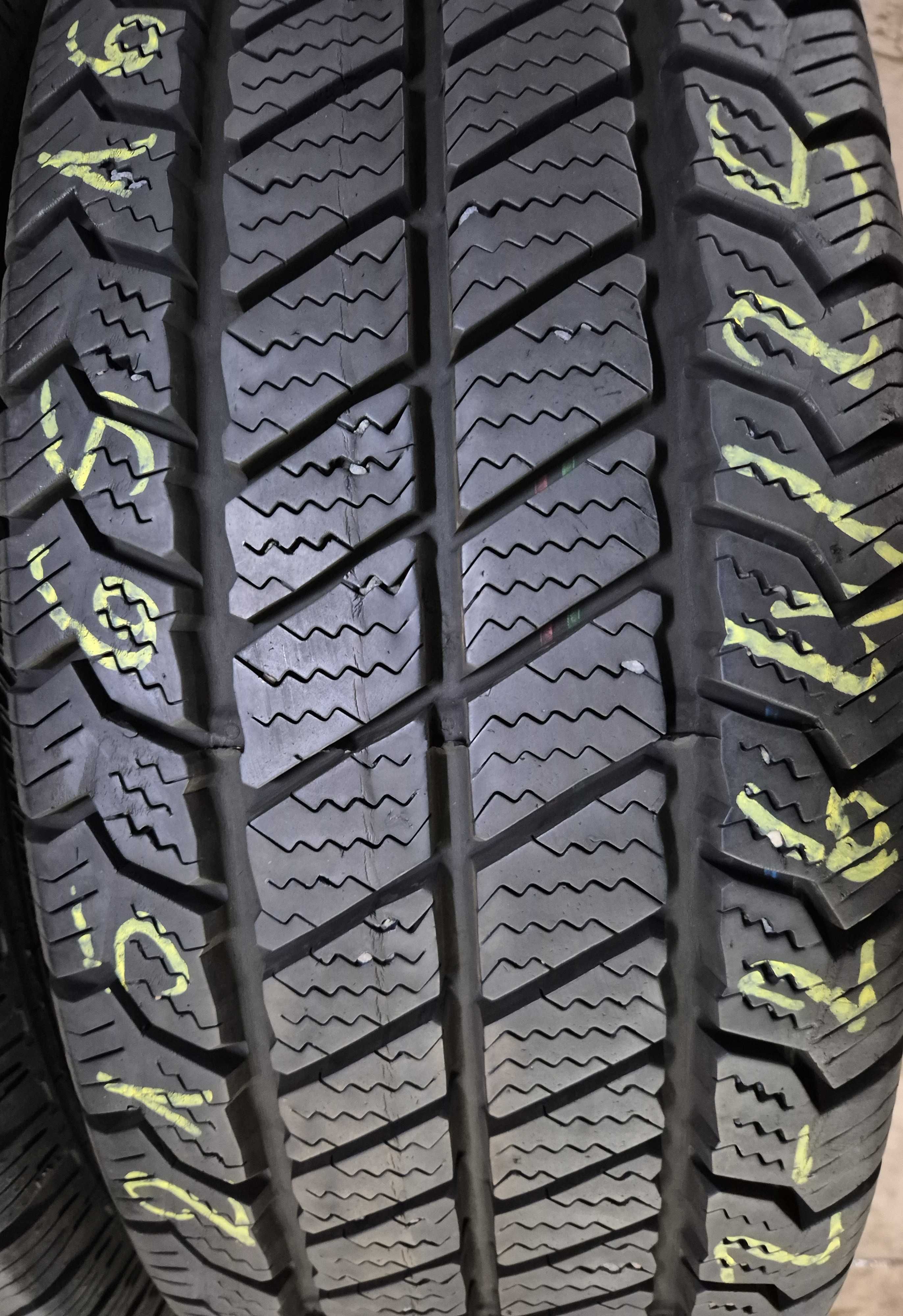 215/65r16C (Z264/25)006 2szt 8/9mm SnowVanis 2 BARUM 18r ZIMOWE