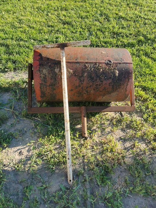 Walec ogrodowy do trawy.