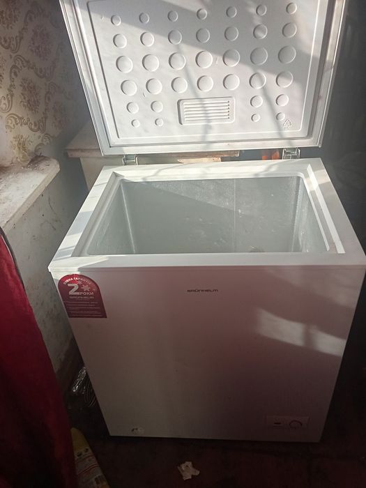 Морозильна камера 145 літрів в гарному стані.