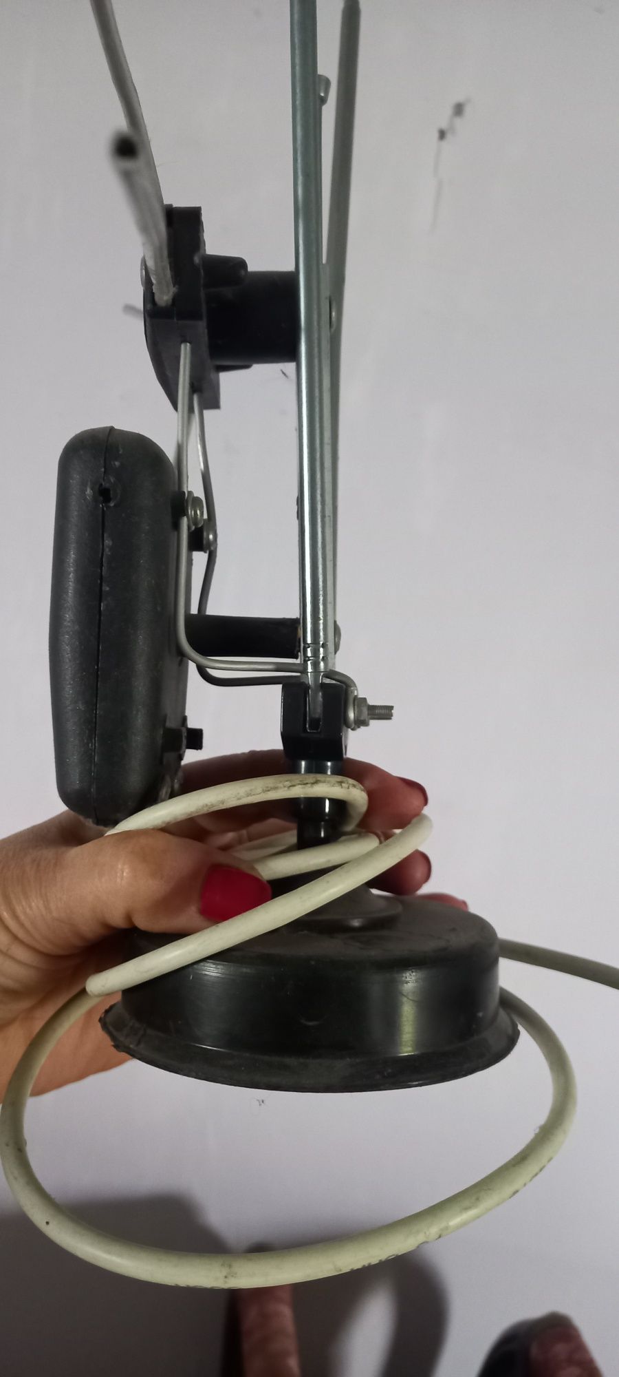 Антенна для телевизора.