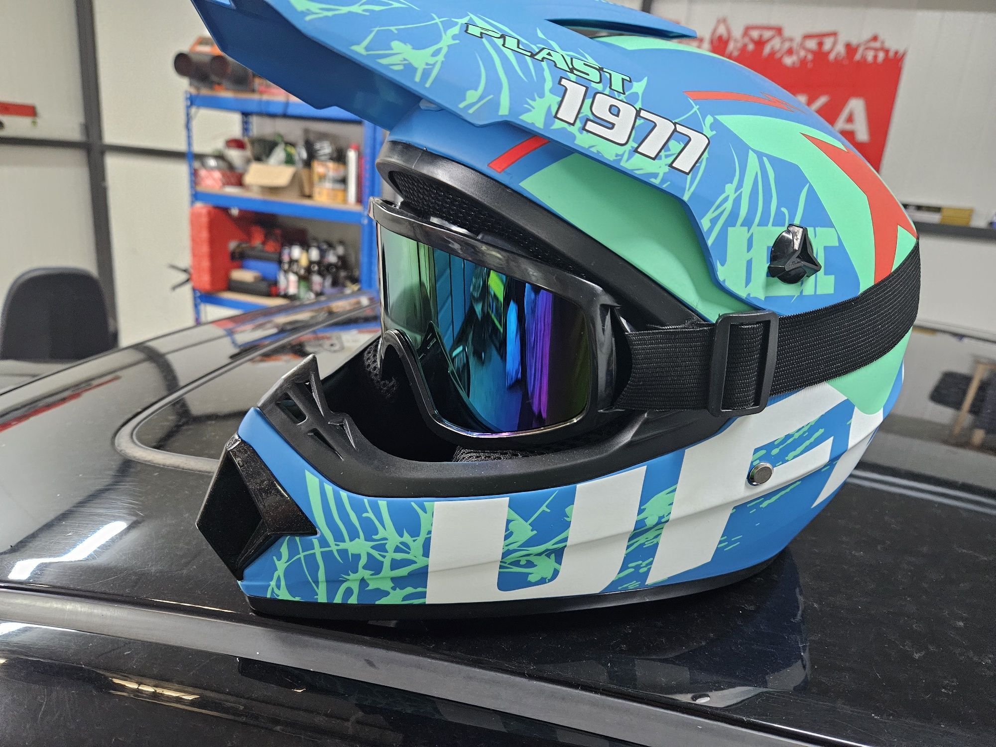 Kask na crossa/hulajnoge/quada rozmiar M
