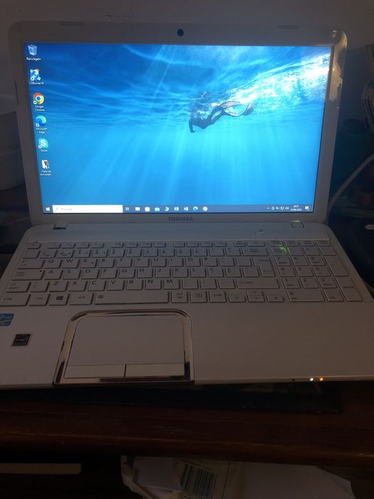 Vendo laptop toshiba