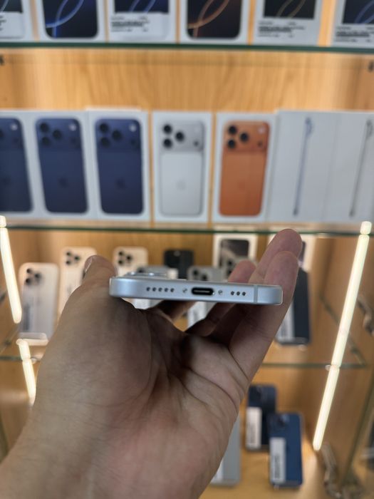 IPHONE 15 256GB COMO NOVO BLUE