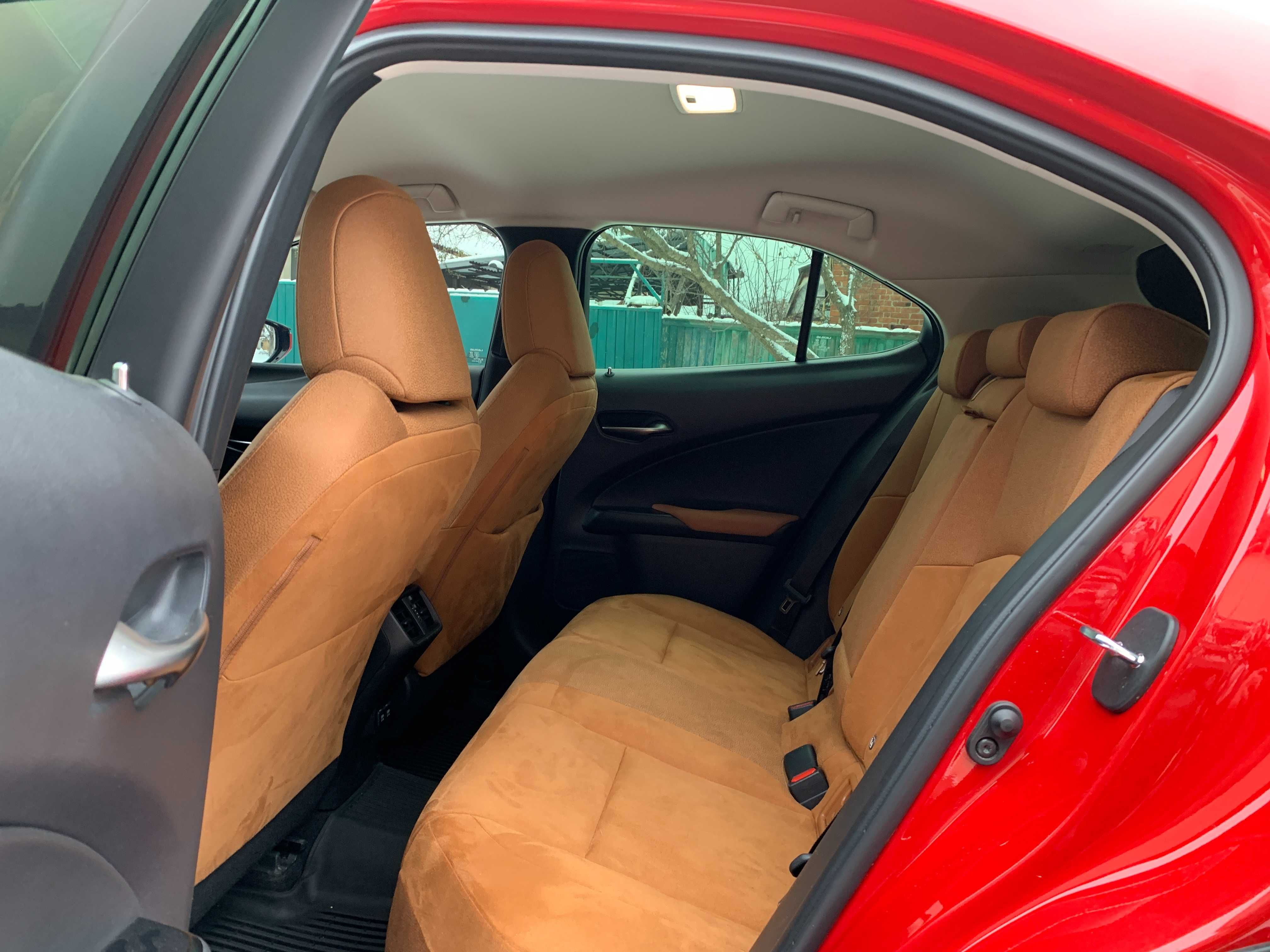Lexus UX 2019 официальный 17 тыс пробег!