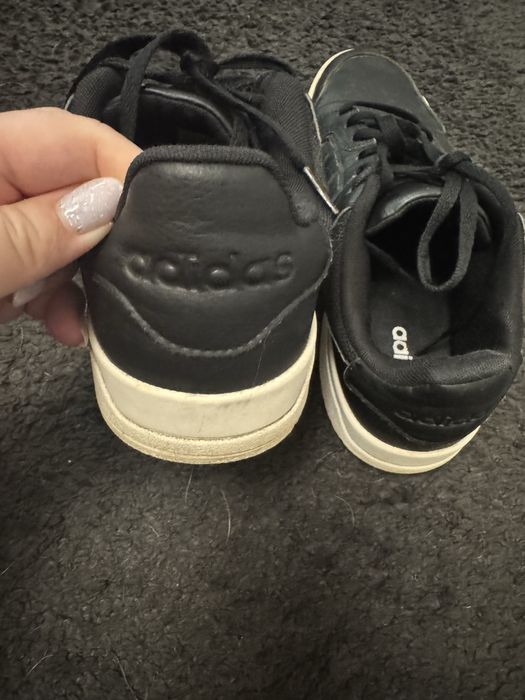 Кроссовки adidas кросівки