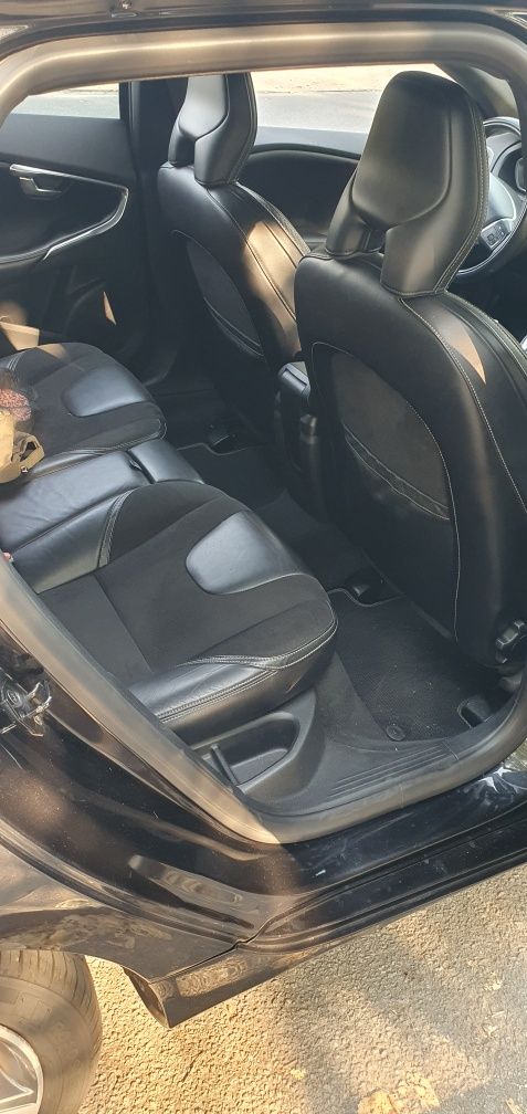 Volvo V40 Rdesign