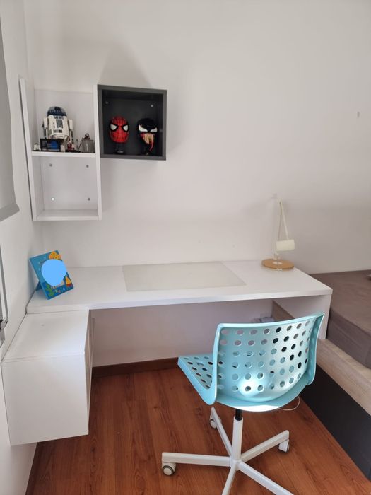 Cama juvenil com gavetas + secretária + cubos de parede