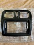 Перехідна рамка магнітоли 9"Renault Logan/Sandero 2012-2019