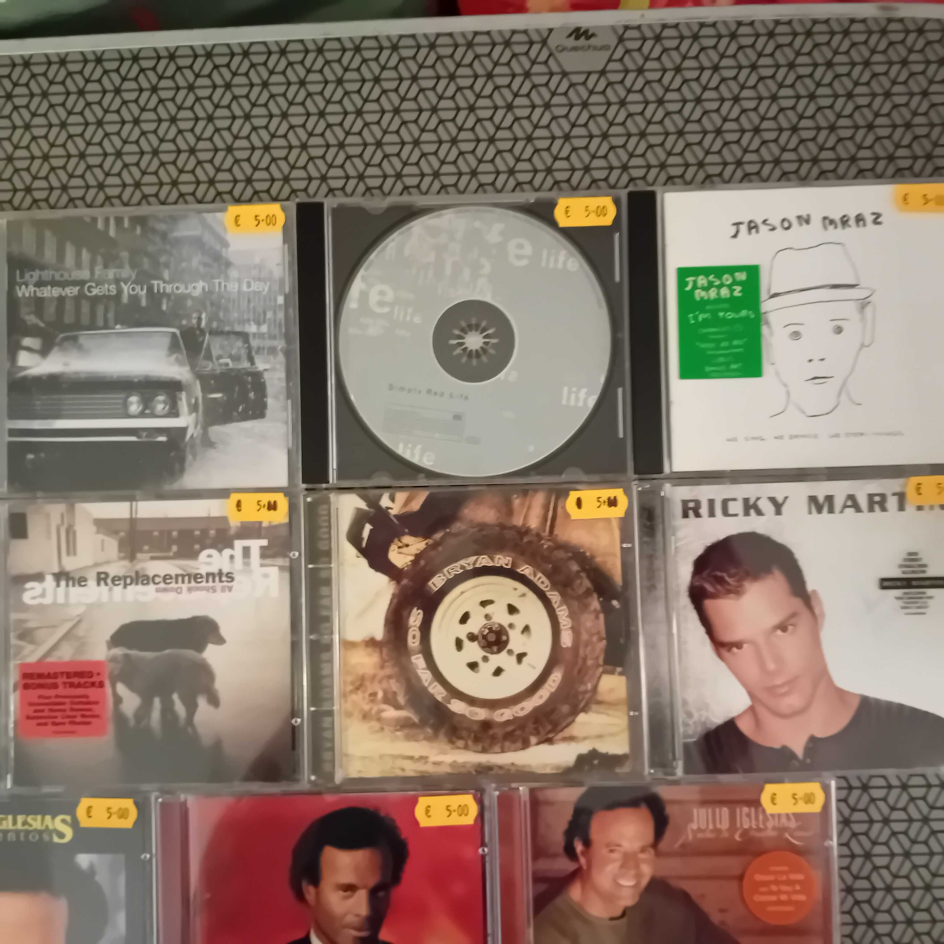 Música em Cd de Artistas Internacionais Consagrados.