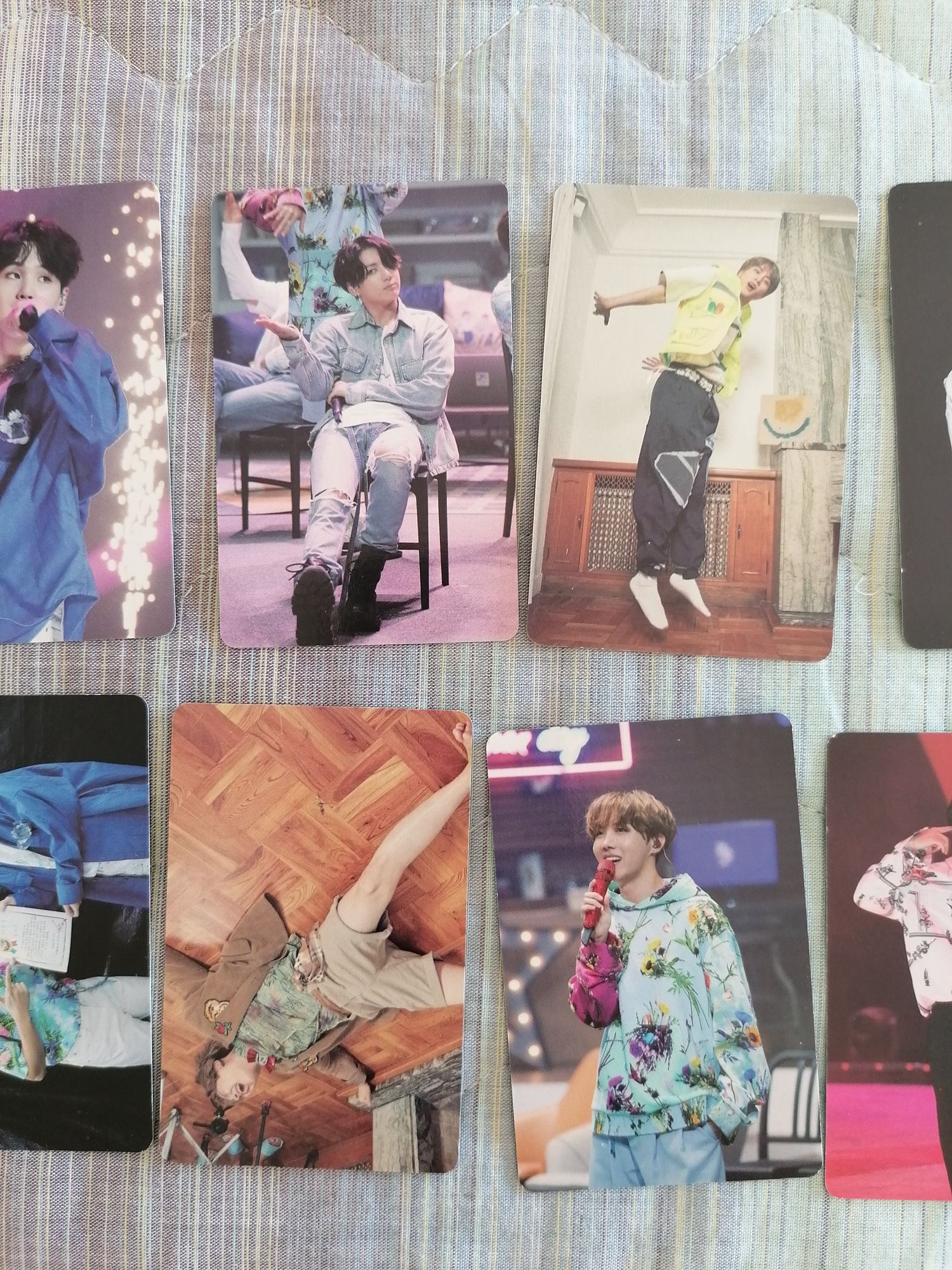 Photocards e um pin