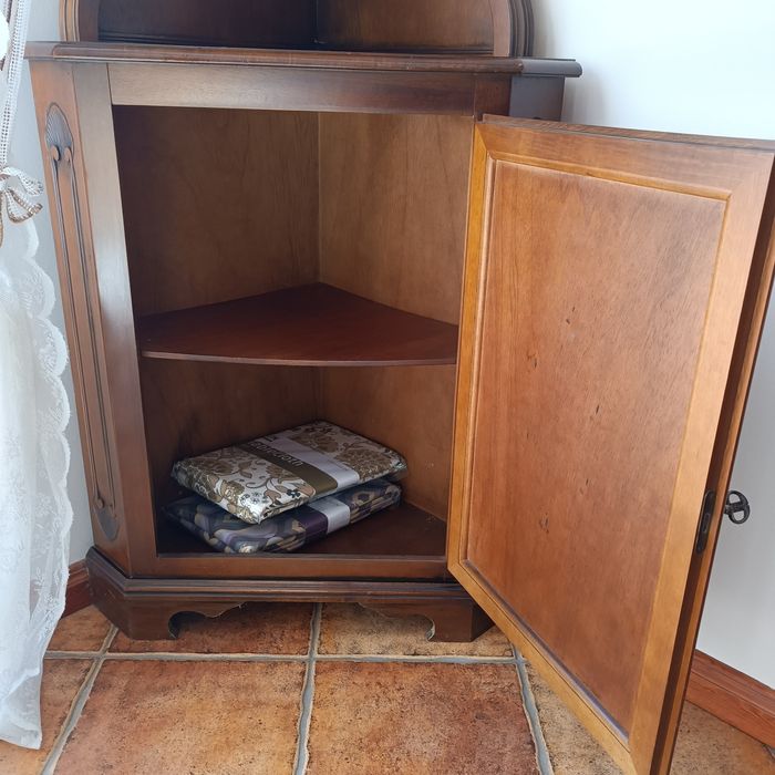 Komoda narożna stylowa