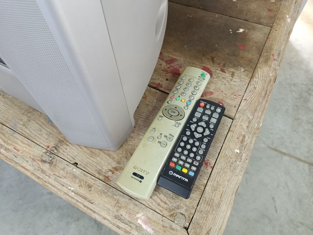 TV SONY 28 cali + dekoder DVB-T Manta + odtwarzacz Samsung