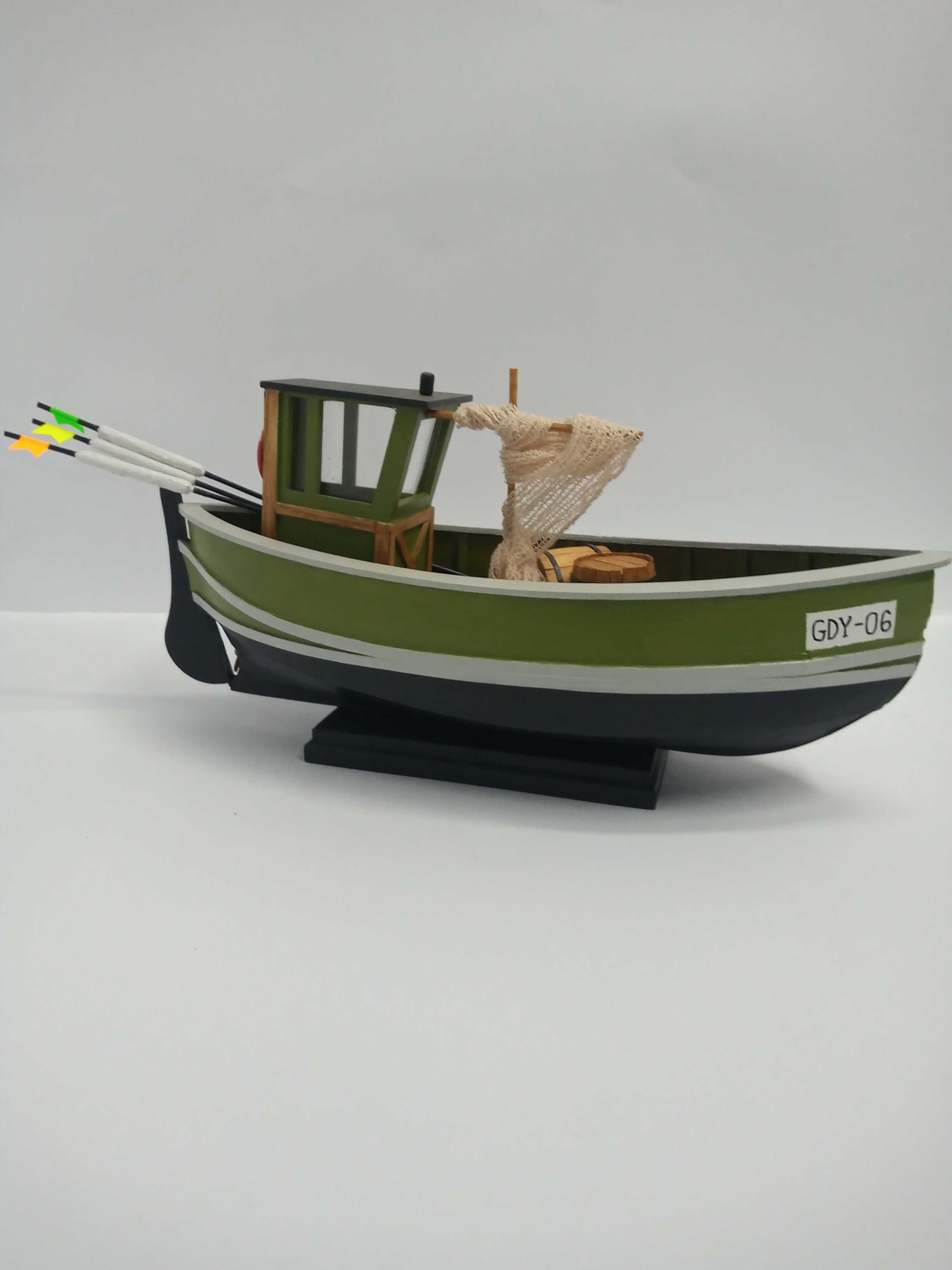 Ręcznie robiony model kutra rybackiego KUTER RYBACKI GDY-06