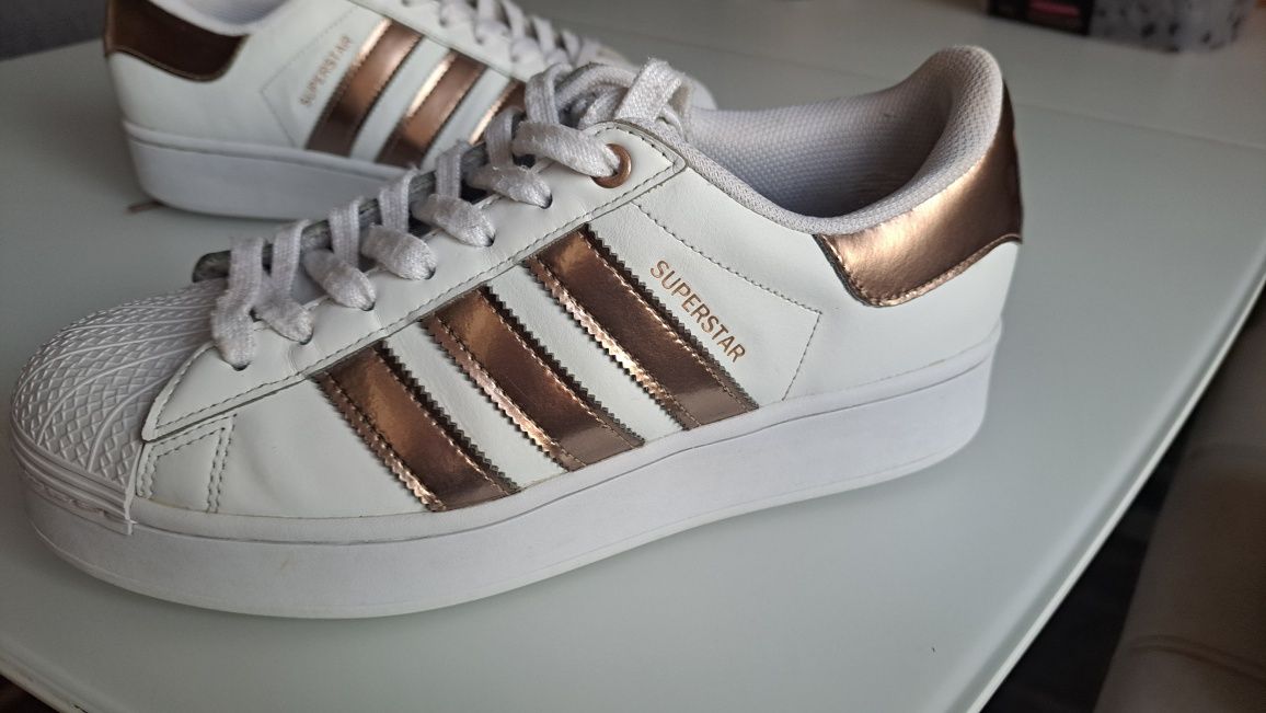 Adidas superstar