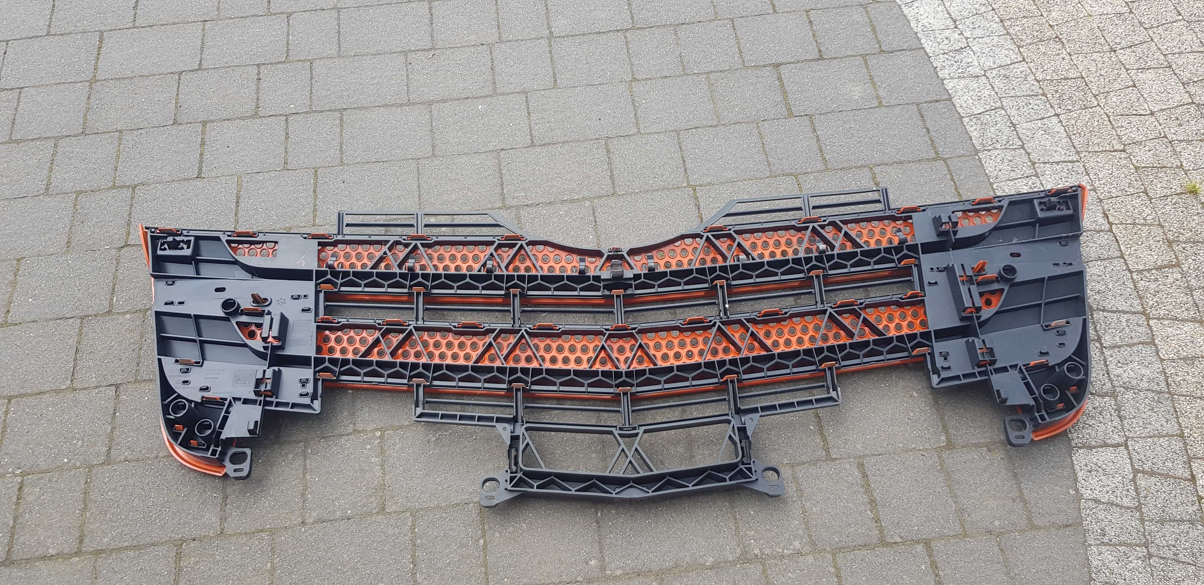 Mercedes Actros  MP 4 Atrapa , Grill, osłona chłodnicy Nowa Oryginał