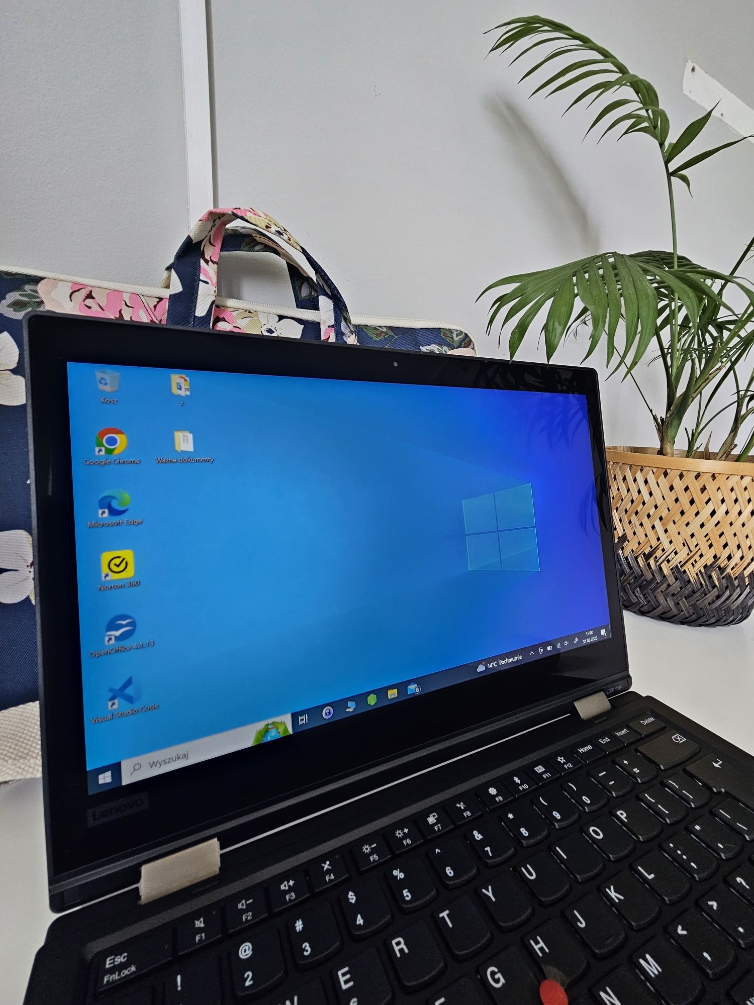 Laptop ThinkPad Yoga L380 dotykowy ekran