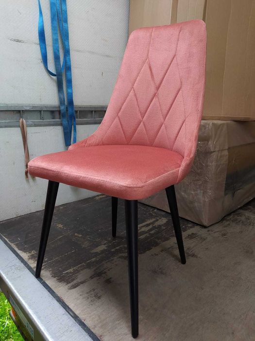 4 krzesła w tkaninie plamoodpornej
