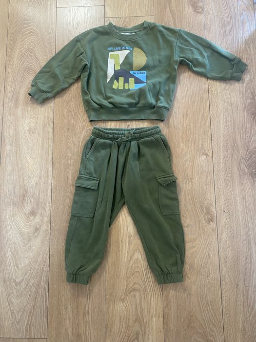 Dres h&m 104 dinozaur