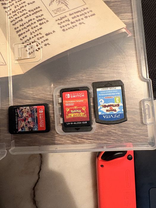 nintendo switch azul e vermelho