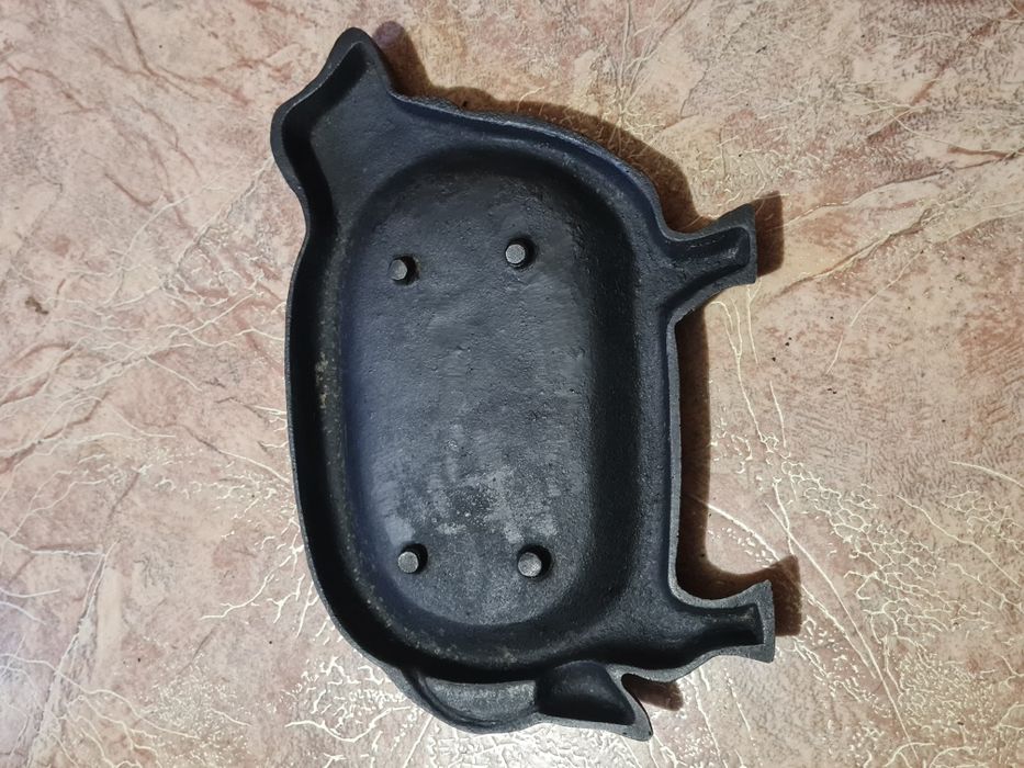 Чугунный рознос для шашлыка, барашек.