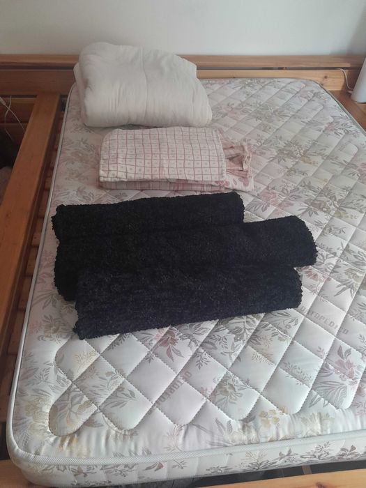 Cama colchao ortopédico e alguns acessórios