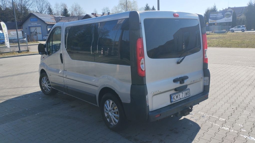 Wynajem busa 9 osobowego z kierowcą