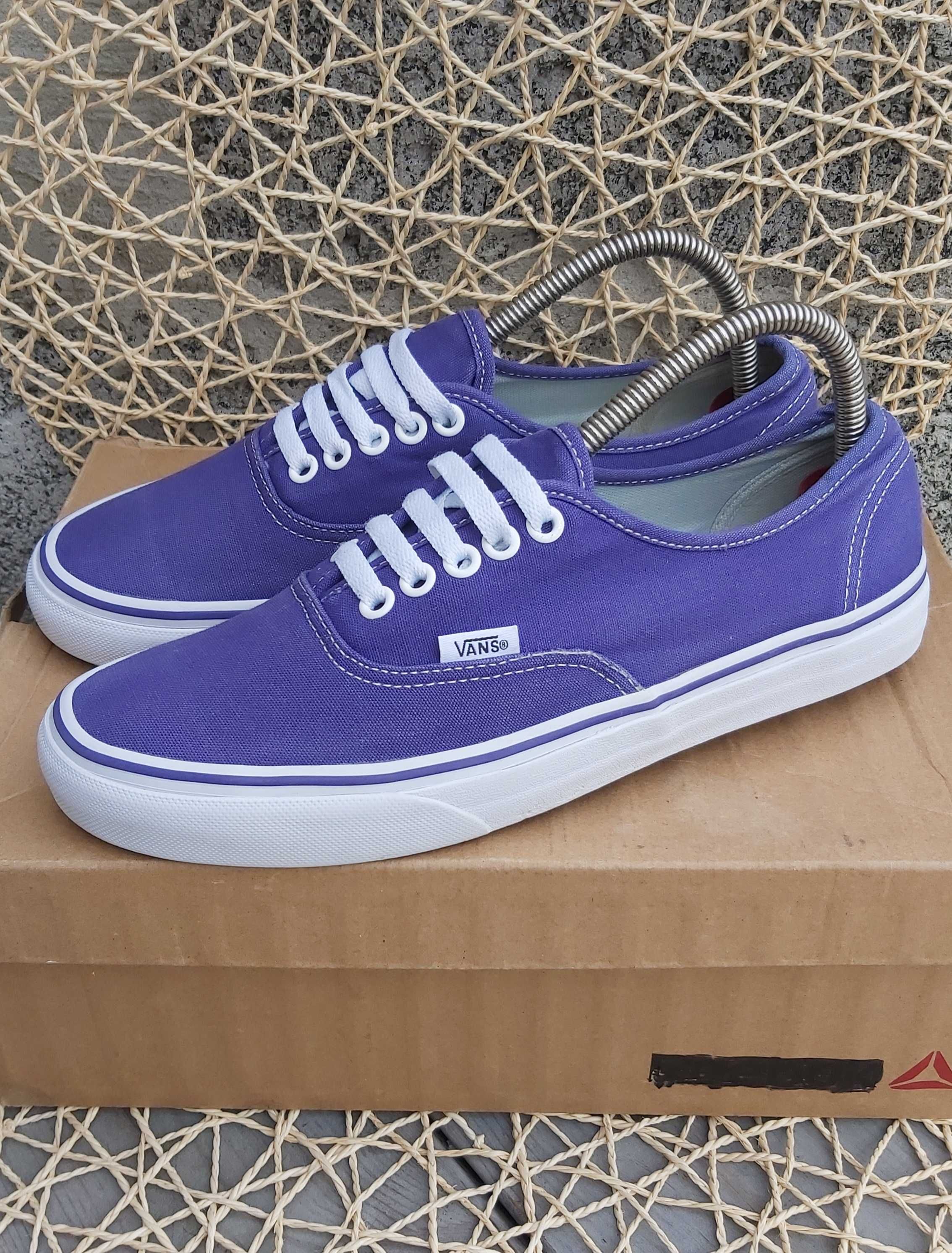 Кеди VANS 38/39  розмір. Стєлька 25 см. Оригінал.