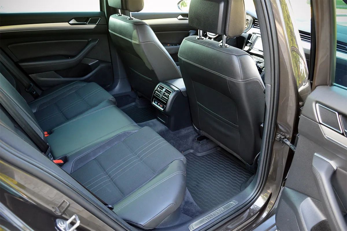 Volkswagen Passat VW Passat B8 Alltrack 4-Motion 2.0TDI SCR 240PS DSG Full Serwis Brąz!