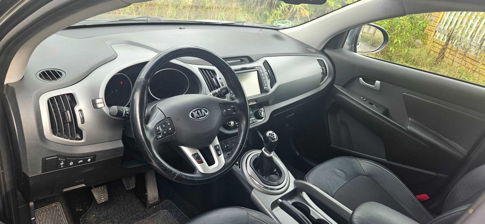 KIA SPORTAGE - 1.6 Benzyna !! Bogata Wersja !! Super Stan !!