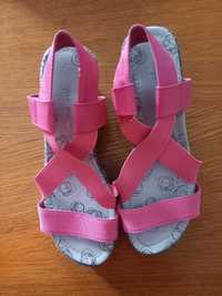 Sandalias cor de rosa choque