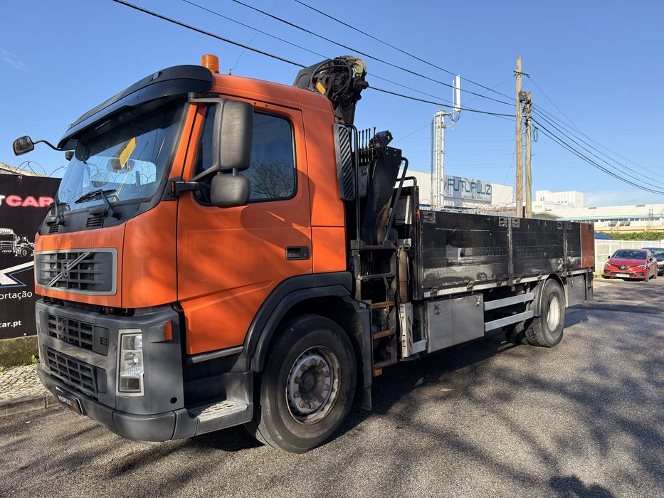 VOLVO FM360 COM GRUA HMF 1560 APENAS 600.000km ###OPORTUNIDADE###