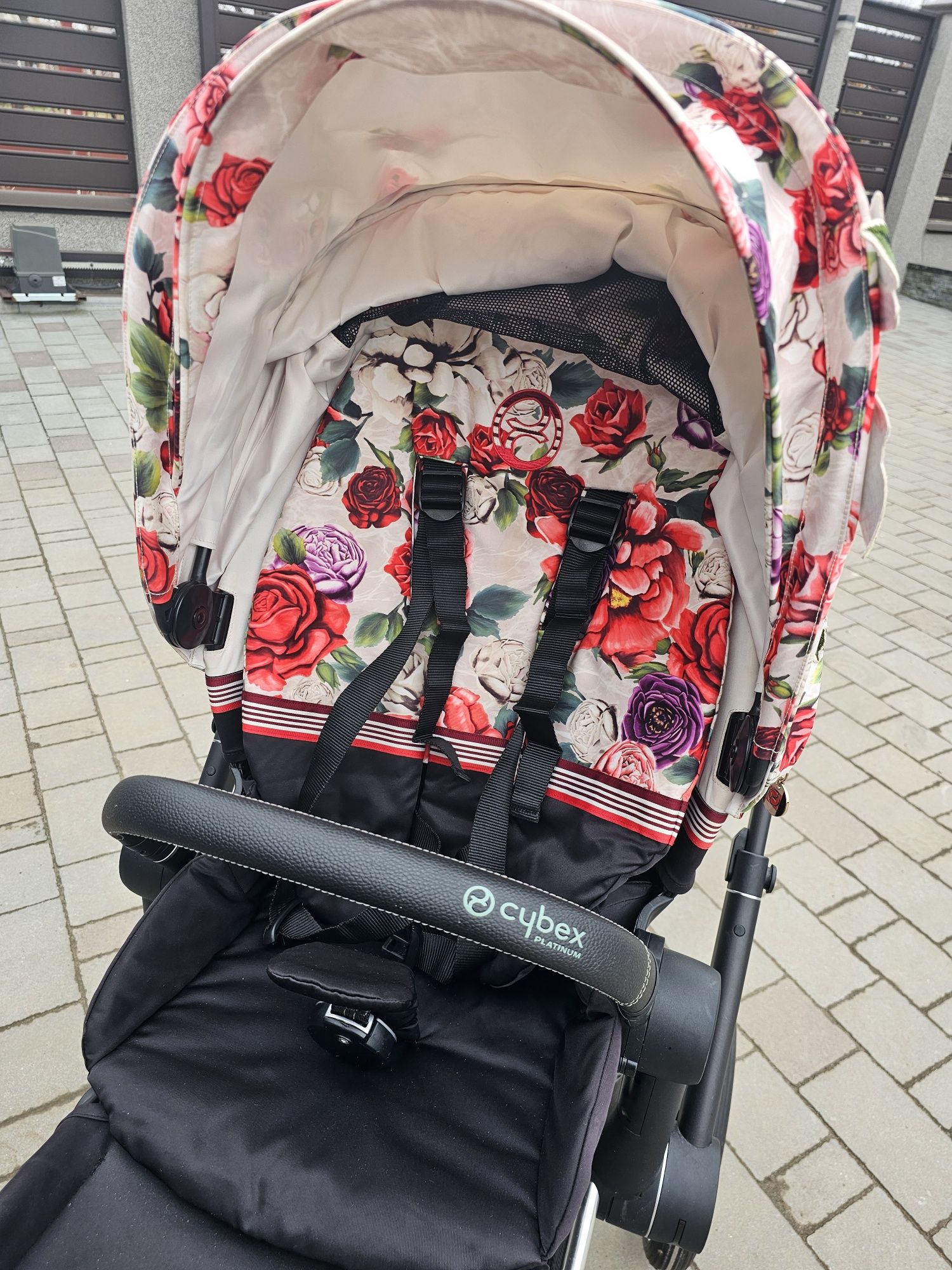 Cybex Priam Spring Blossom прогулка
В комплекте :