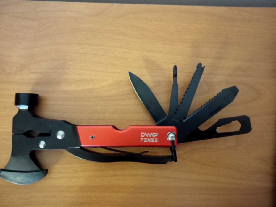 Multitool Siekiera kombinerki młotek noż scyzoryki survival Camp Fense