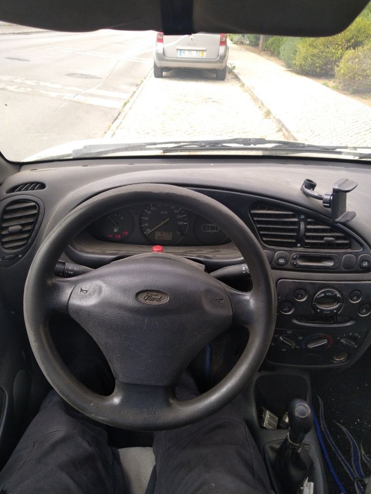 Ford courier 2002 1.8 TD