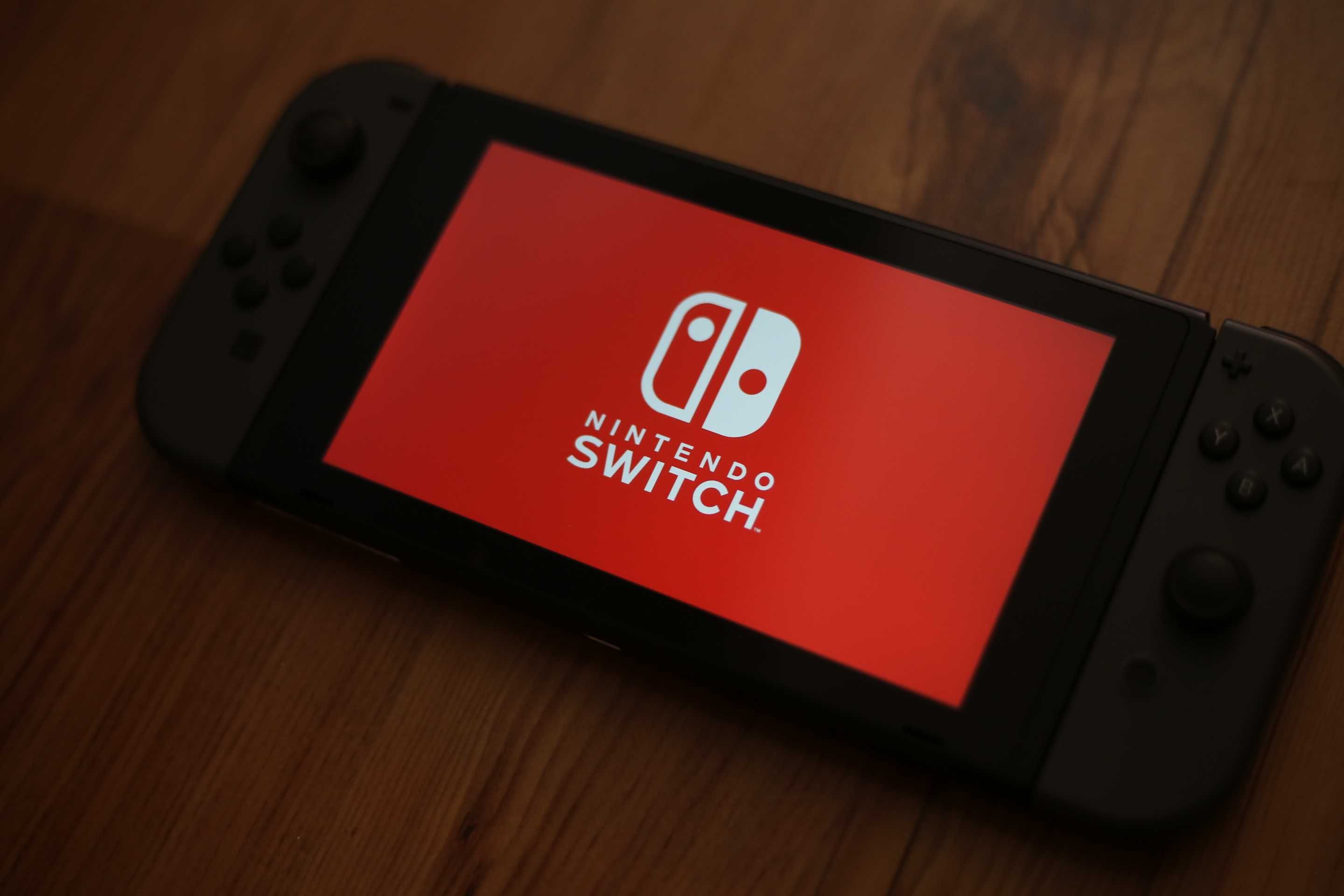 Konsola Nintendo Switch sama konsola