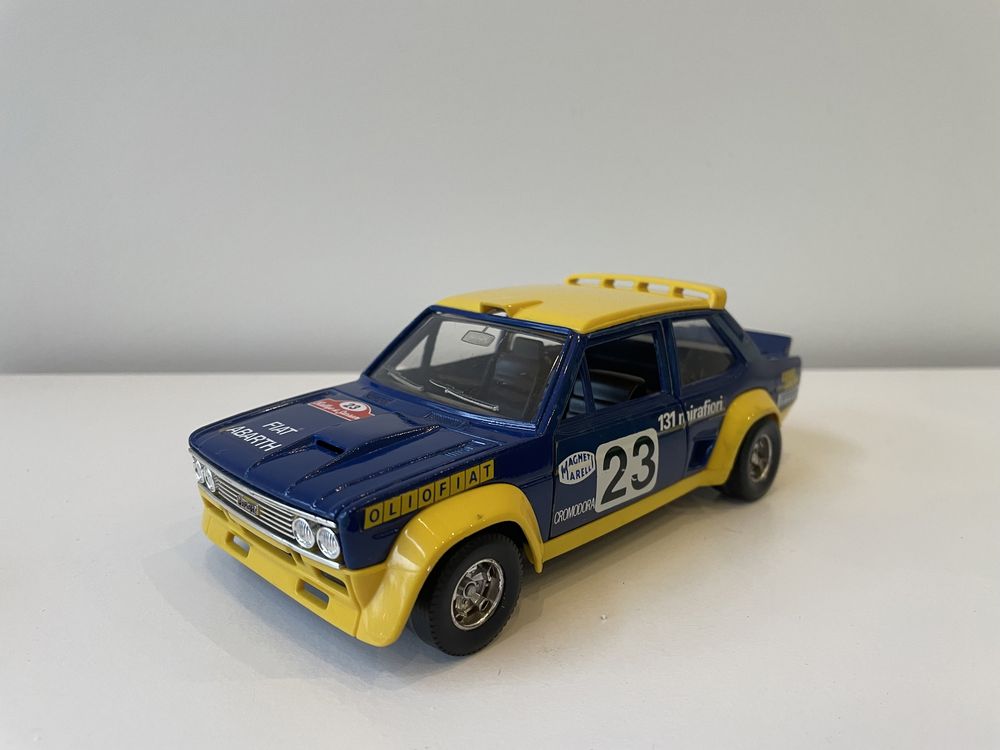 94. Model Fiat 131 Abarth Rally 1:24 Bburago Burago (maisto welly)