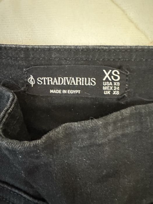 продаж джинсів кльош STRADIVARIUS