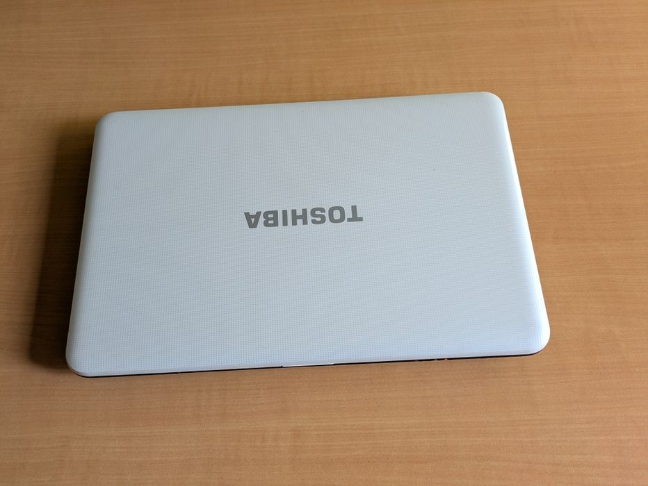 Toshiba L850 quad core i7 3610QM 8GB 256GB