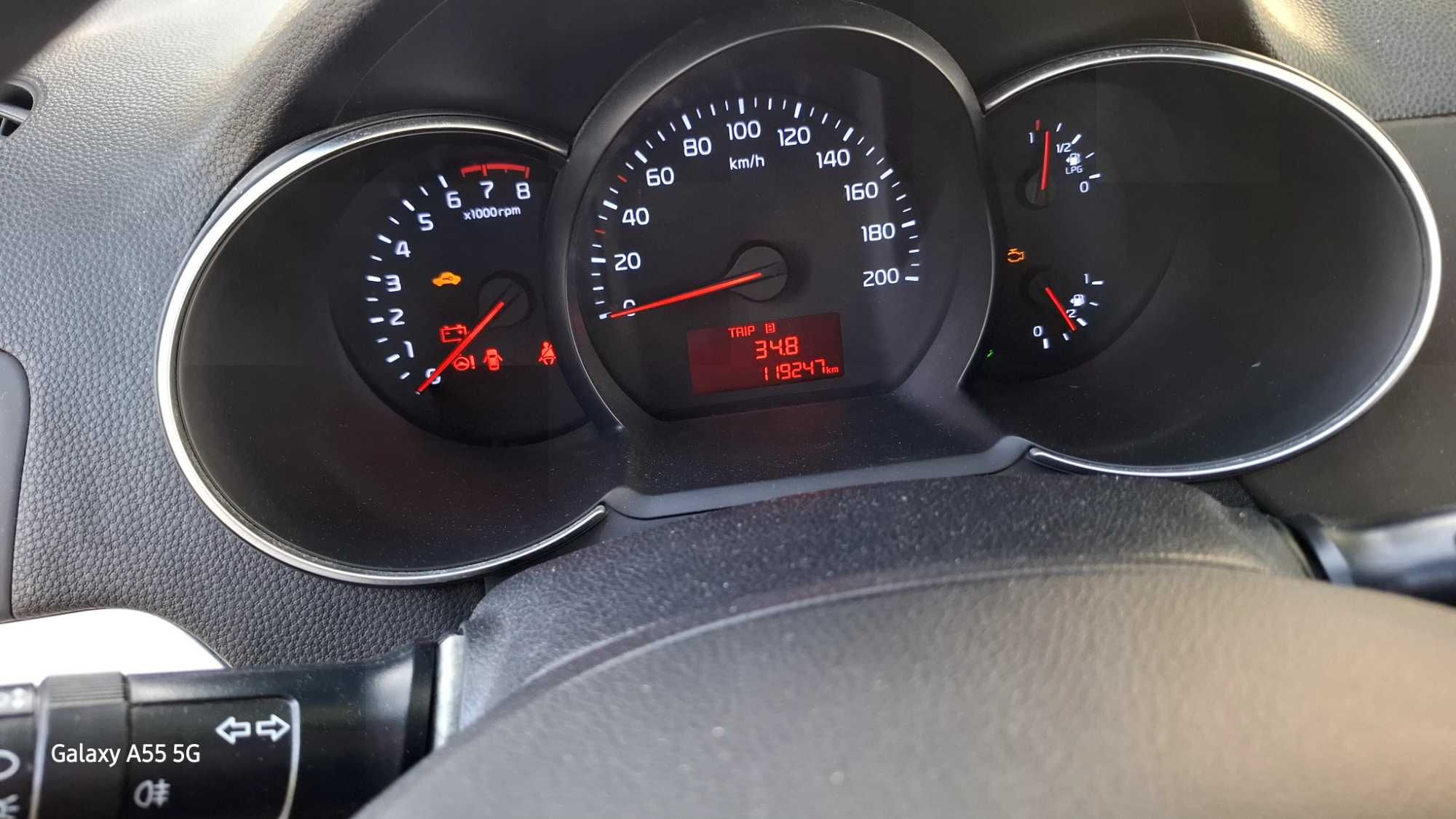 Kia Picanto muito conservado