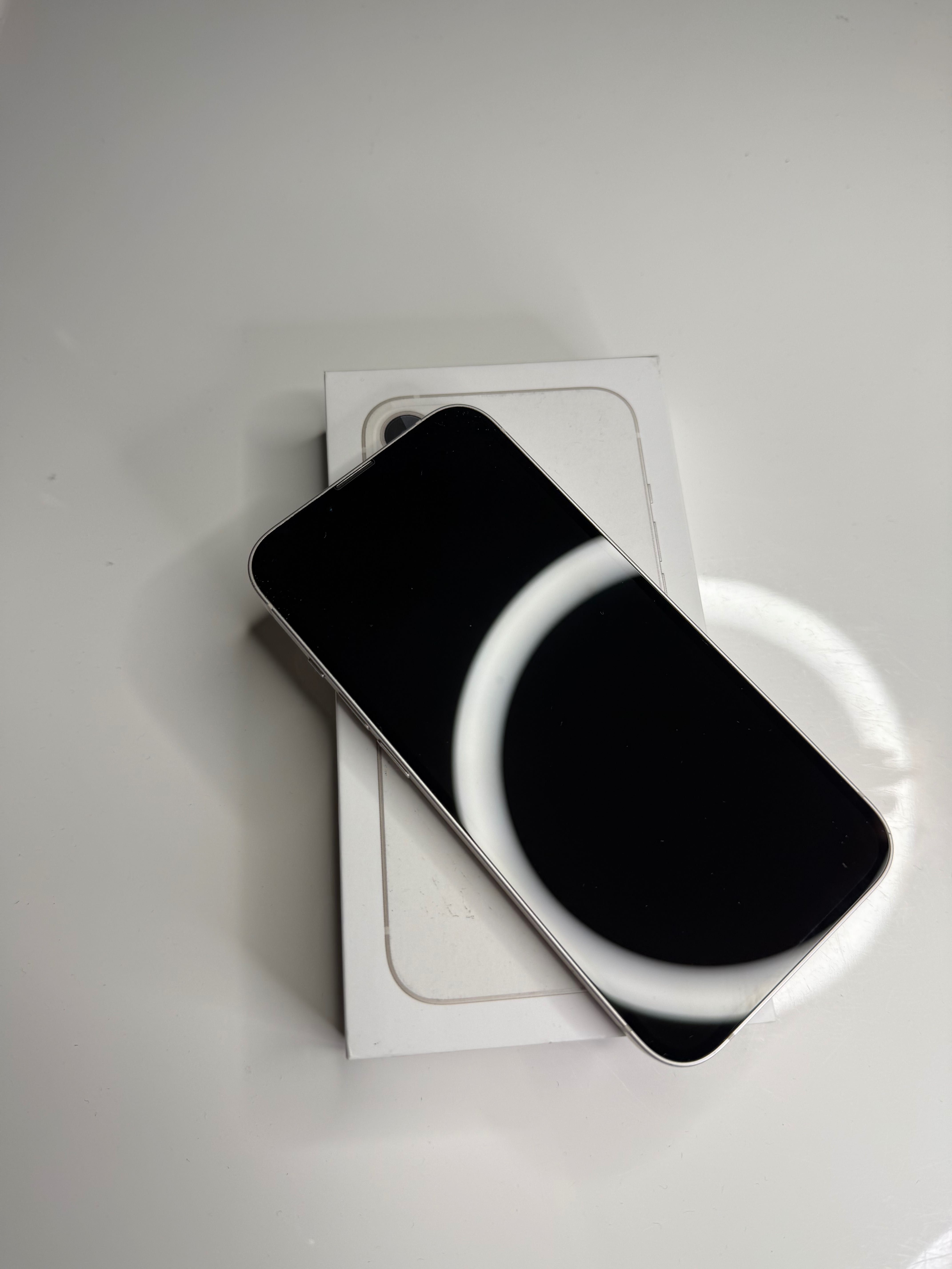 iPhone 13 biały 128gb
