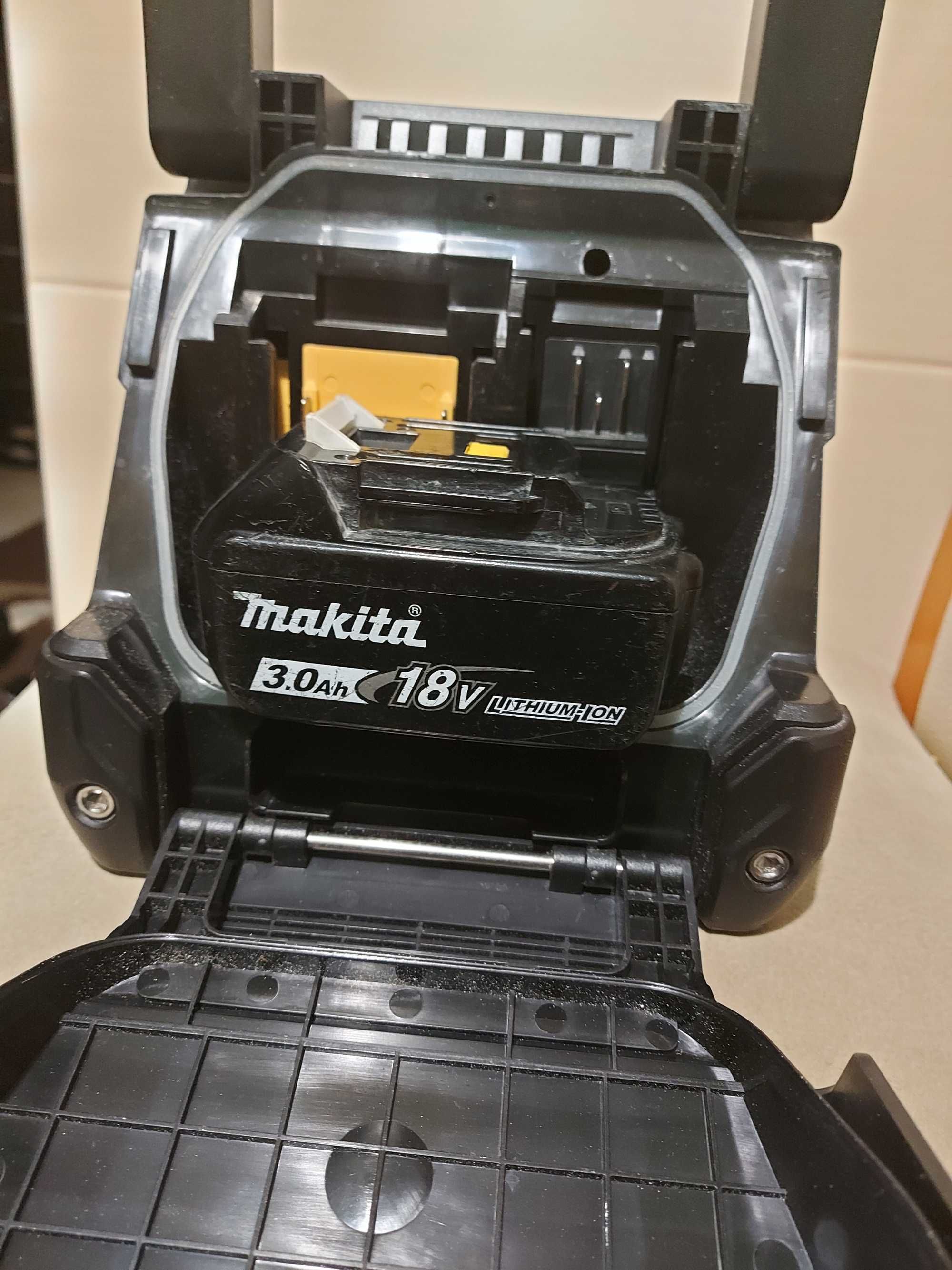 Głośnik bezprzewodowy Makita DMR200 bluetooh plus bateria 3.OAH 18 V