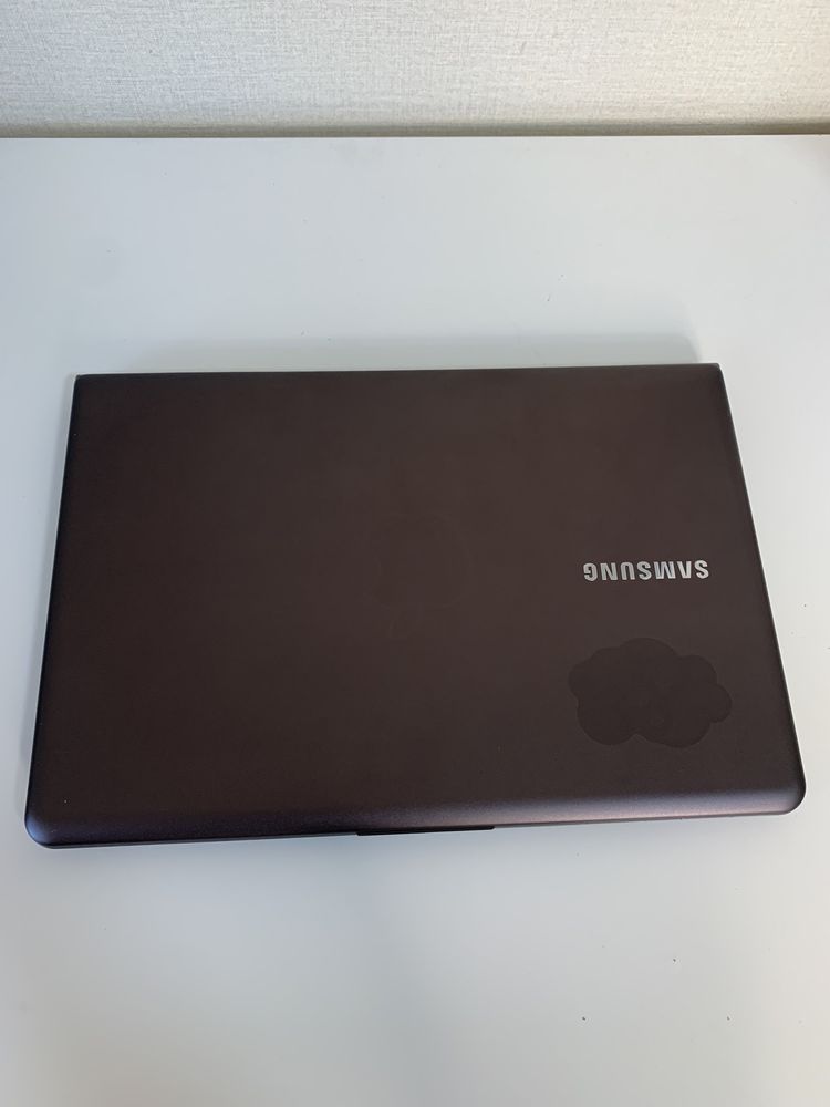 Продам ТОНКИЙ Ноутбук-ультрабук SAMSUNG NP530U3C