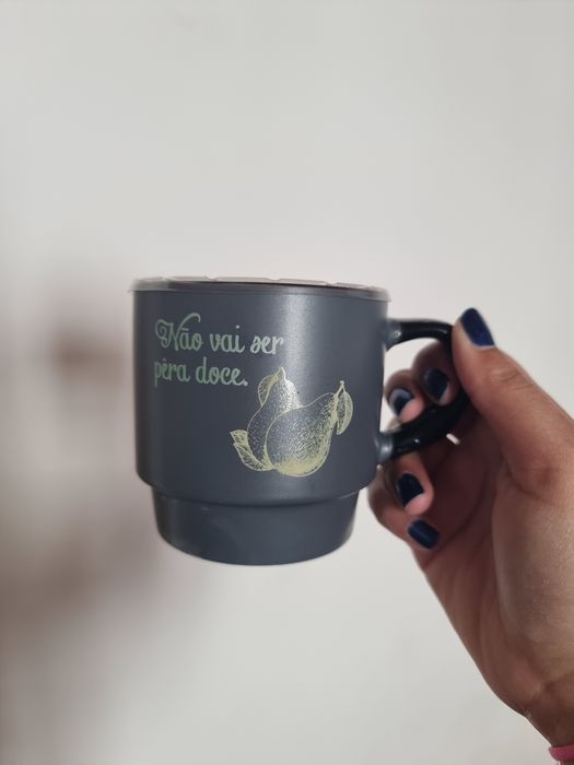 4 canecas com frases