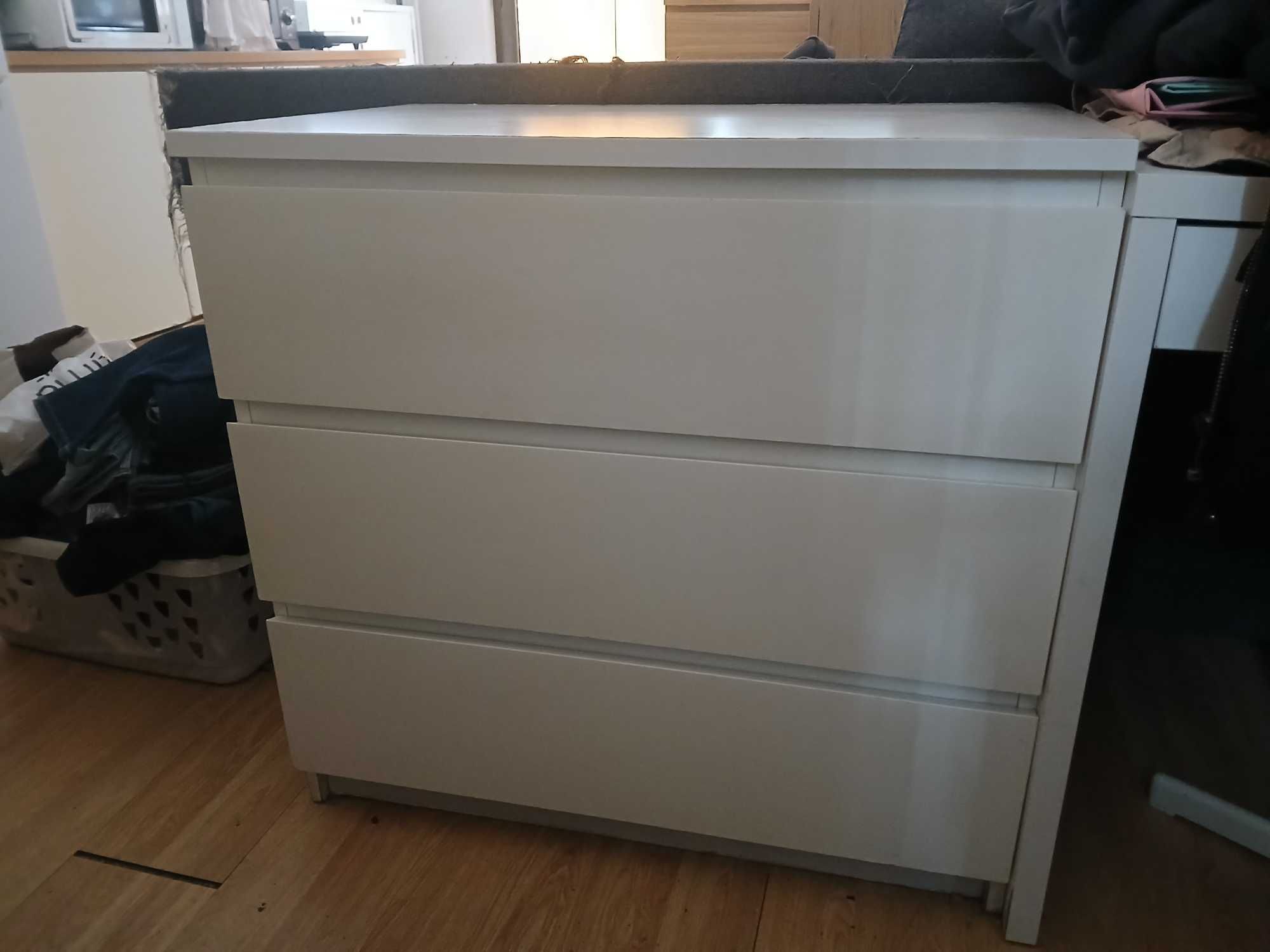 Cómoda branca malm ikea